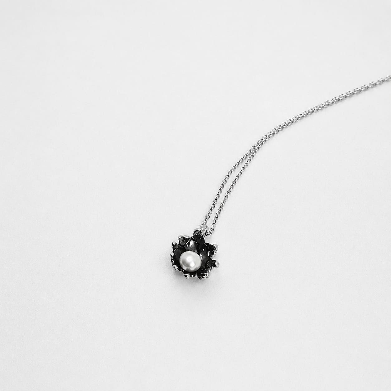 Venus chain necklace