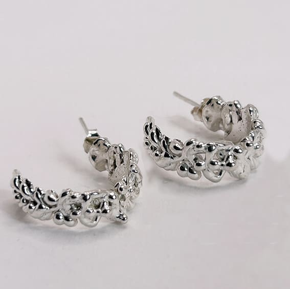 FLUID SILVER LOOPS