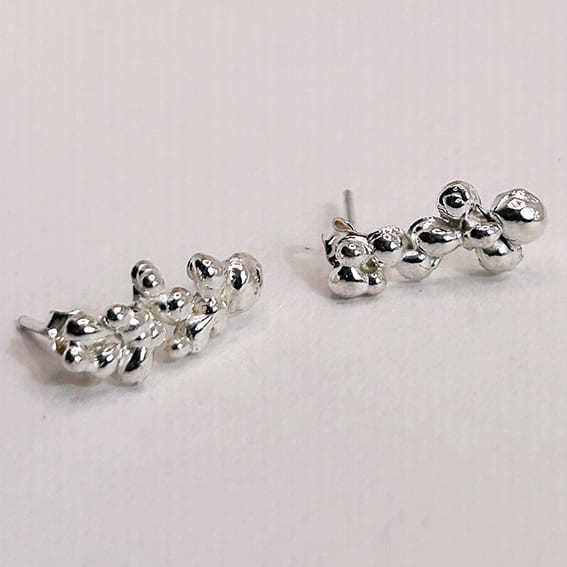 FLUID STUDS