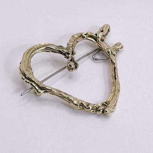 HEART BROCHE